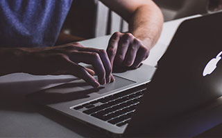 ac米兰体育官网-塞尔电台：巴萨主席候选人丰特谈皇马、哈兰德与梅西回归