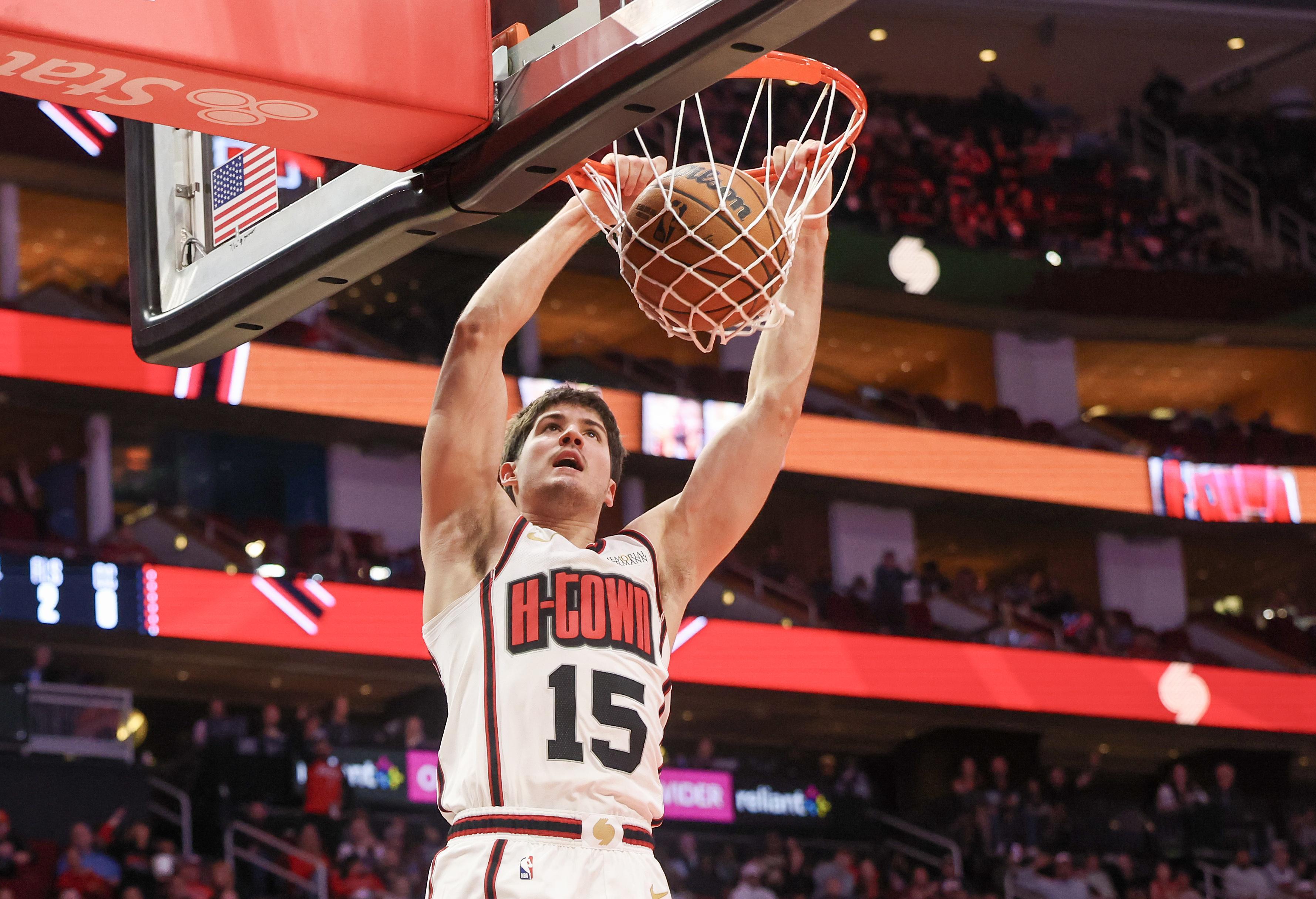 ac米兰体育官网-谢泼德：这个夏天过完后我的防守变好了 我更快也更强壮了