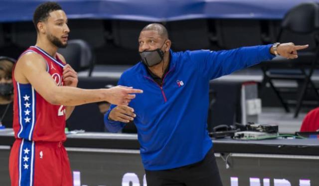 ac米兰体育官网-舔狗里弗斯上线：西蒙斯能助我们争冠 他防守很好